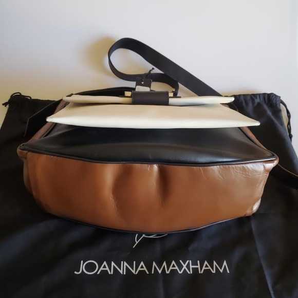 Joanna Maxham Medium Cadence Blocked Flap Shoulder - Picture 10 of 12